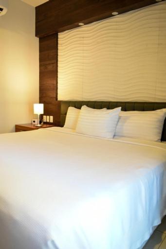 Deluxe King Room Sofa Bed,972970894:JPEG