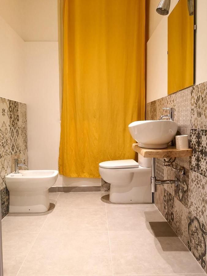 Family Room External Private Bathroom