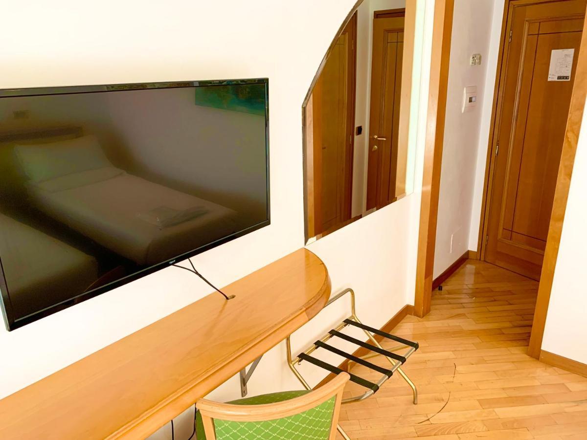 Double Room,1260925021:JPEG
