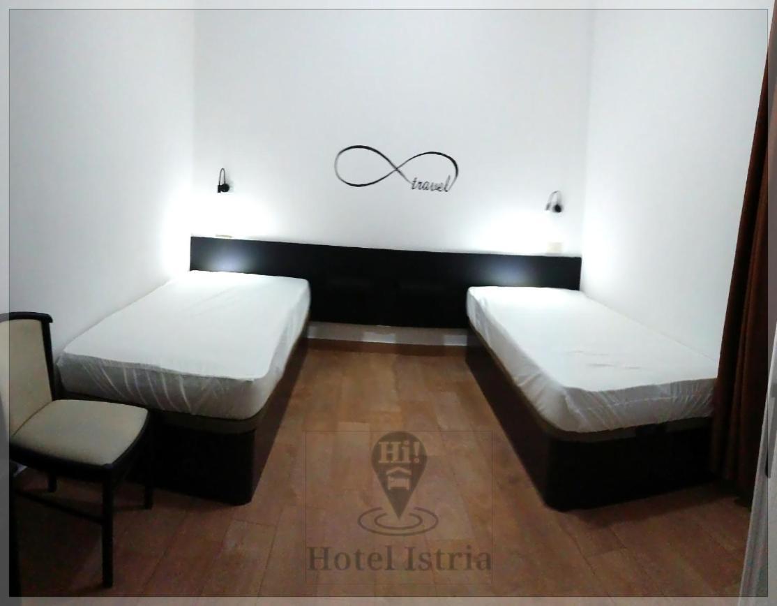 Twin Room Private Bathroom