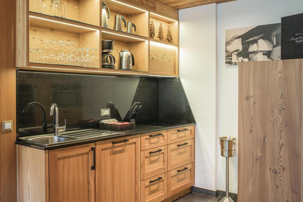 Deluxe Two-Bedroom Apartment