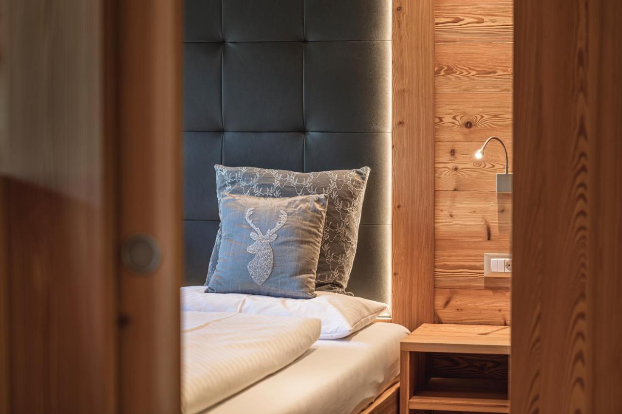 Deluxe Two-Bedroom Apartment