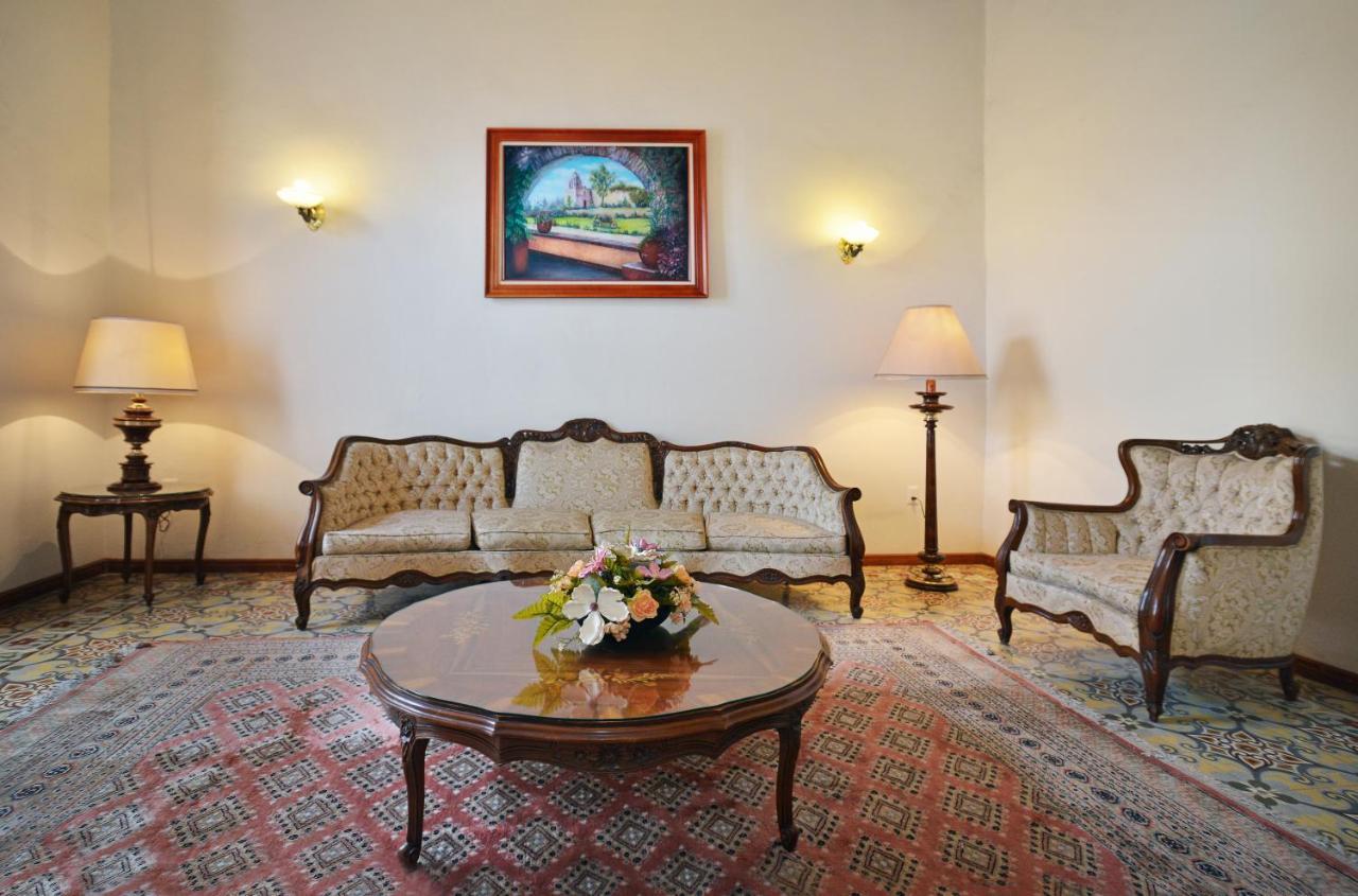 Deluxe King Suite,1030057504:JPEG