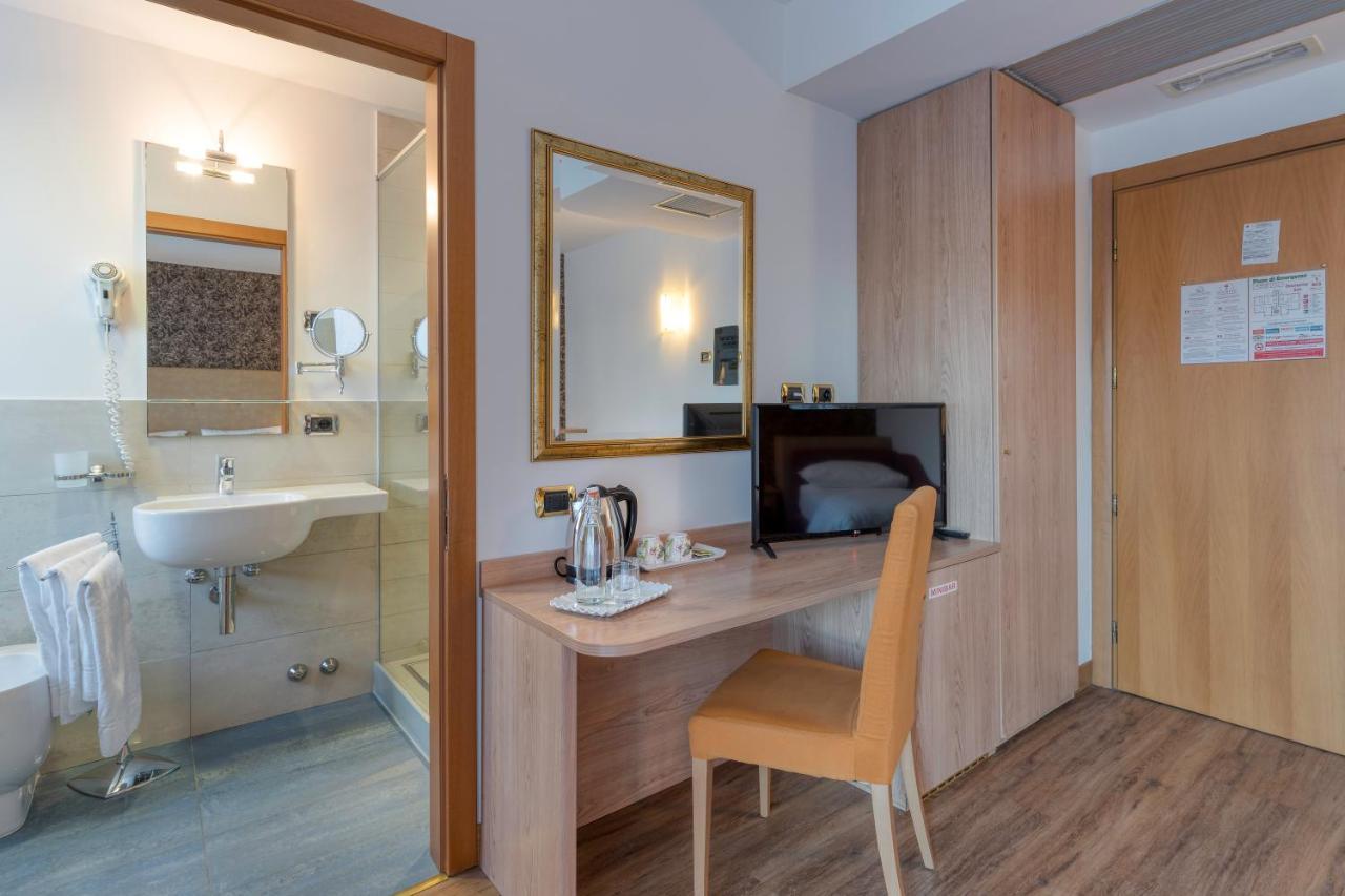 Triple Room,1163072829:JPEG