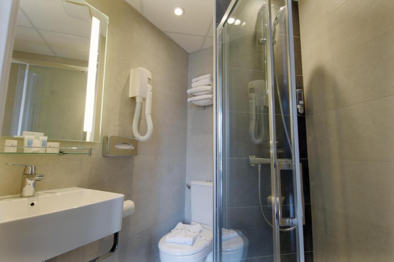 Twin Room,1522913692:JPEG