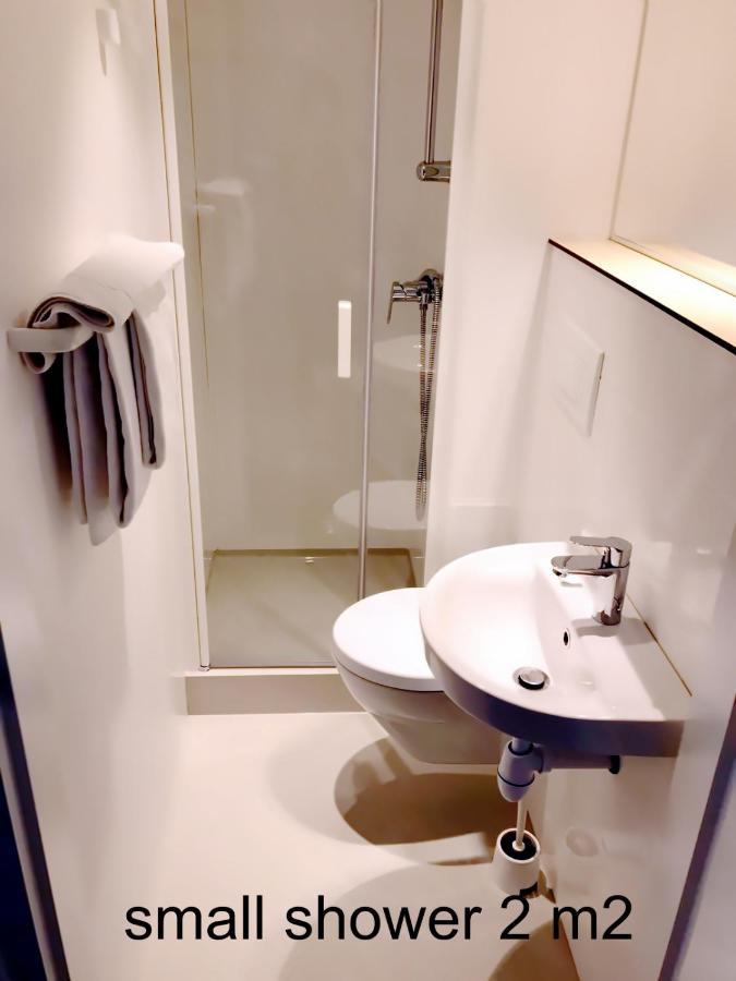 Standard Single Room Shower,666158751:JPEG