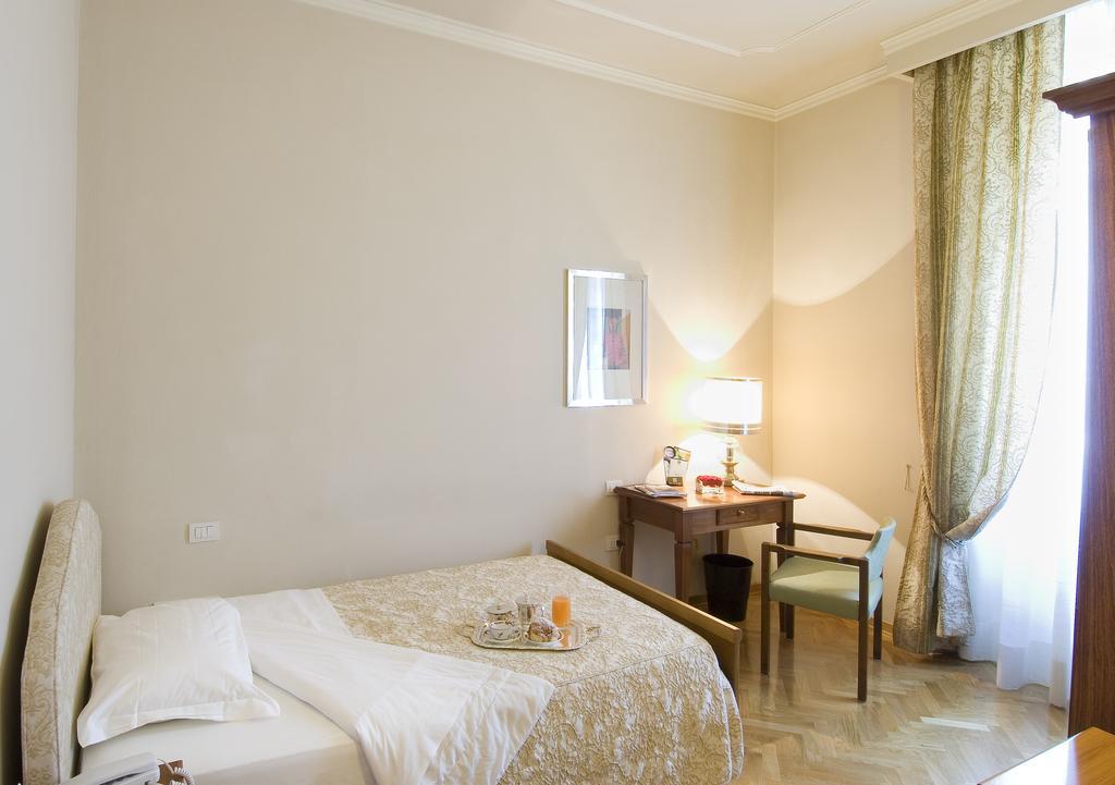 Single Room,1209568378:JPEG