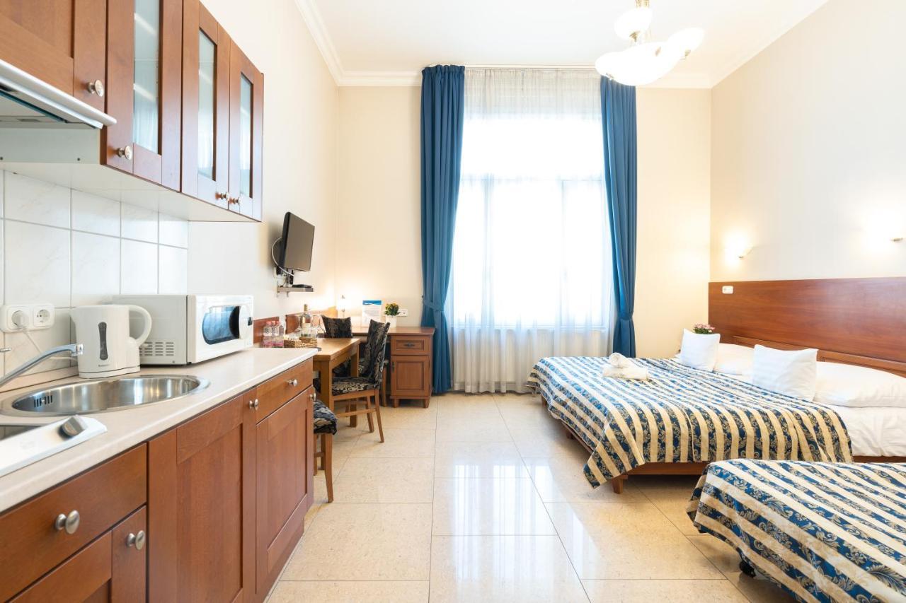 Estudio con bañera de hidromasaje