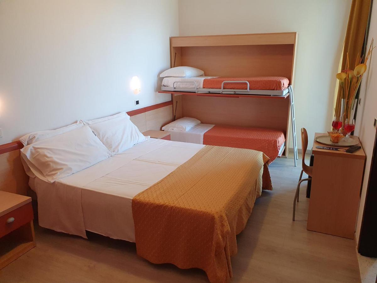 Quadruple Room,1216053790:JPEG