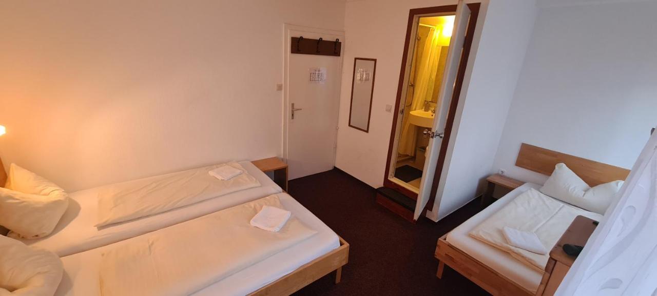 Standard Triple Room,1589209472:JPEG