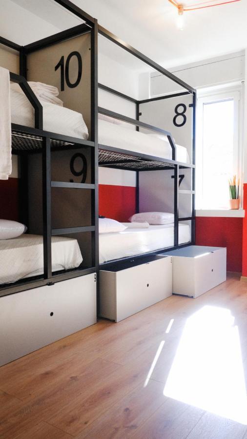 12-Bed Mixed Dormitory Room