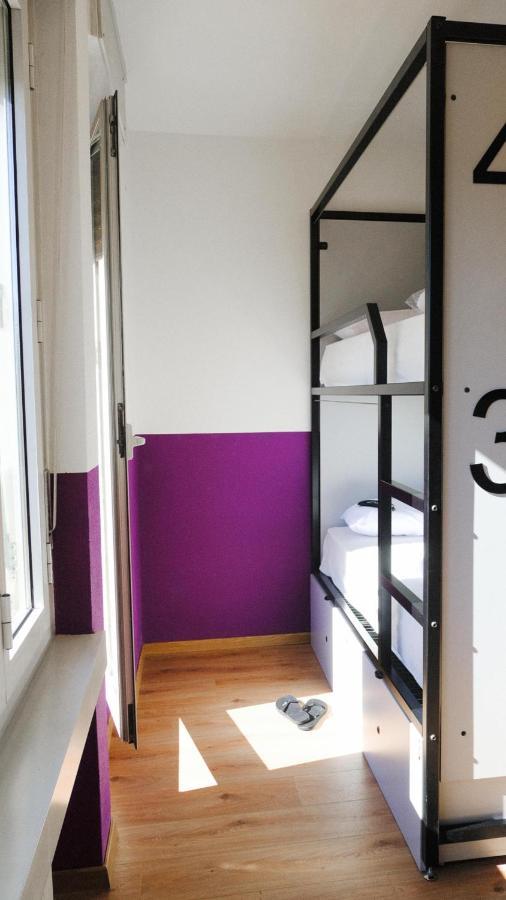 12-Bed Mixed Dormitory Room