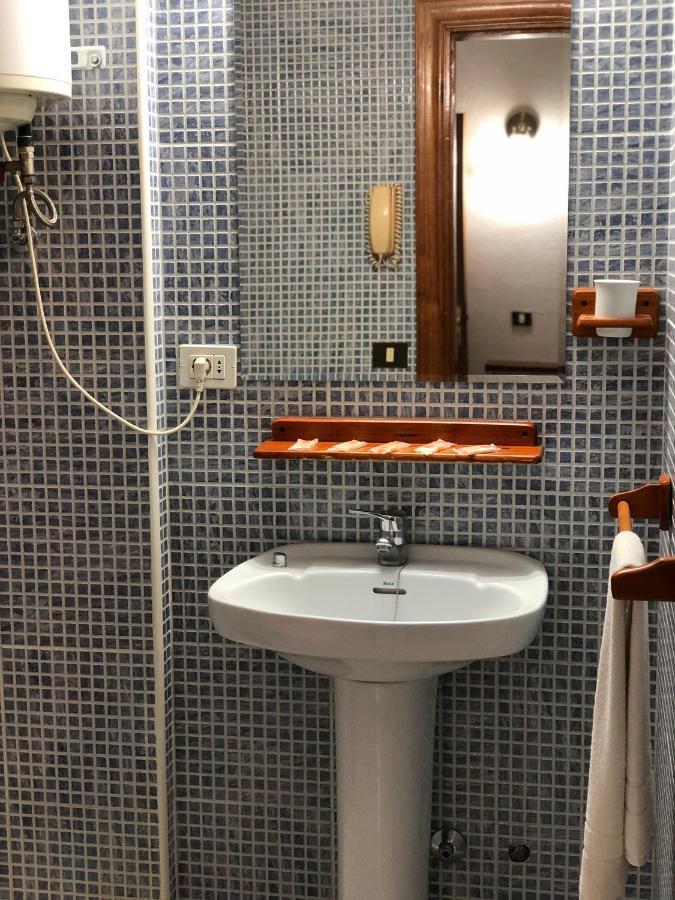 Single Room,1172158167:JPEG