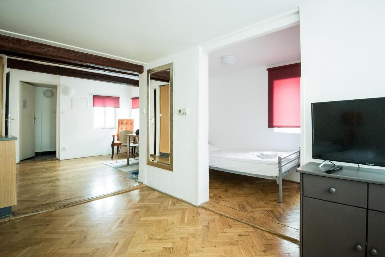 4-Bed Suite Private Bathroom,1173693942:JPEG