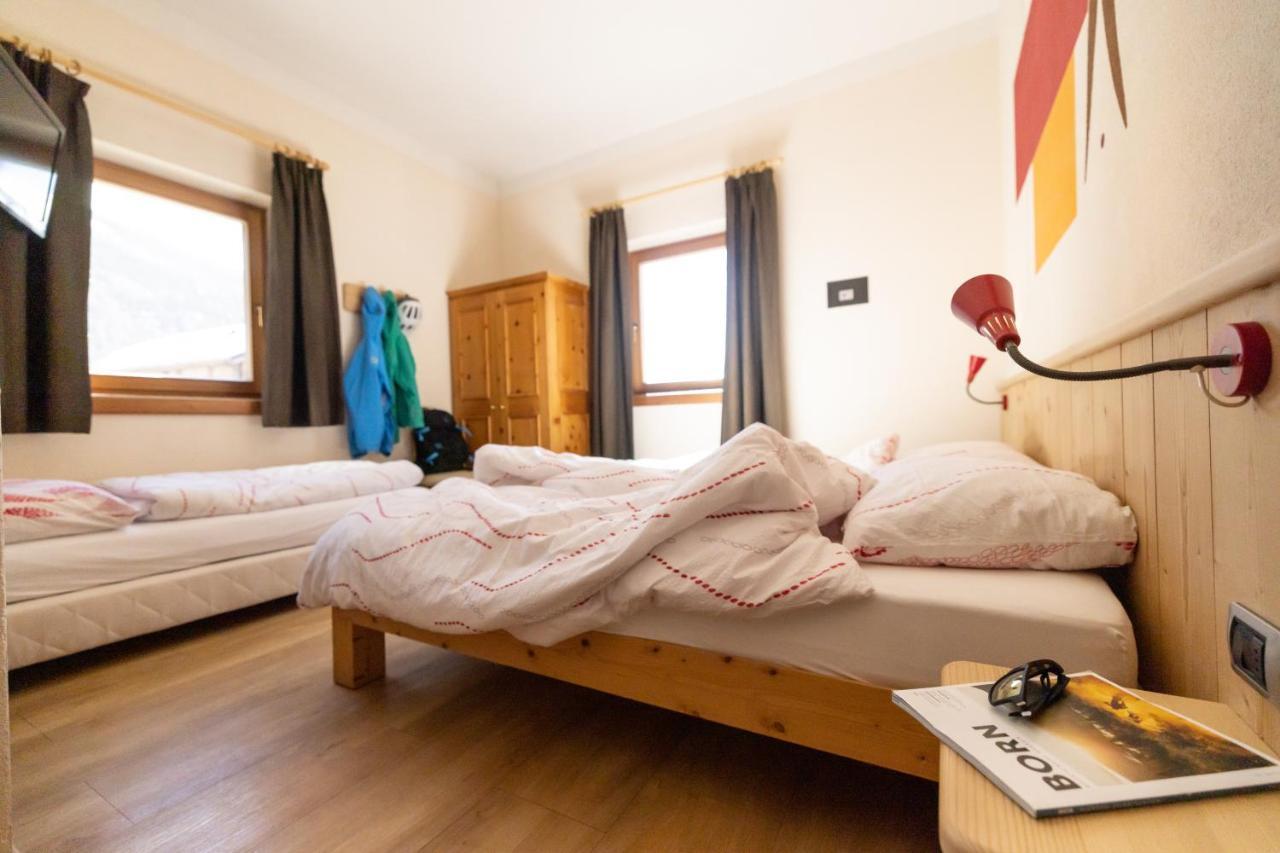 Economy Double or Twin Room,258624877:JPEG