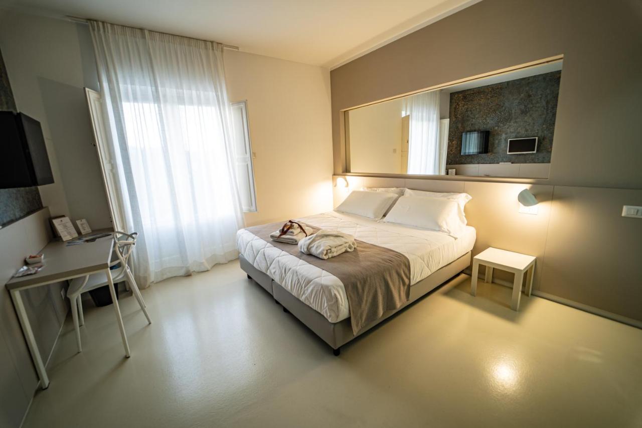 Double or Twin Room,1274665405:JPEG
