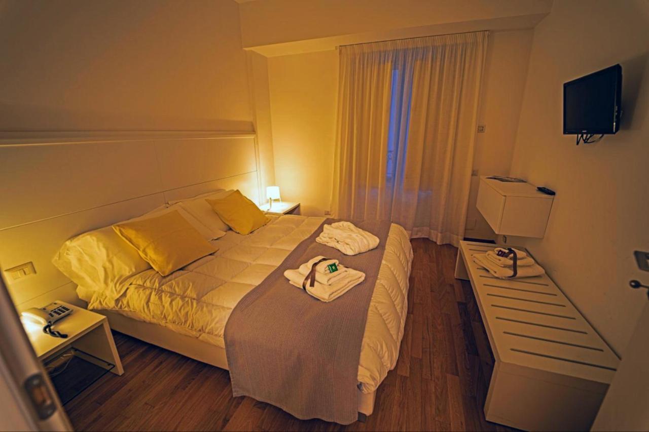 One-Bedroom Apartment Annex,1177887679:JPEG