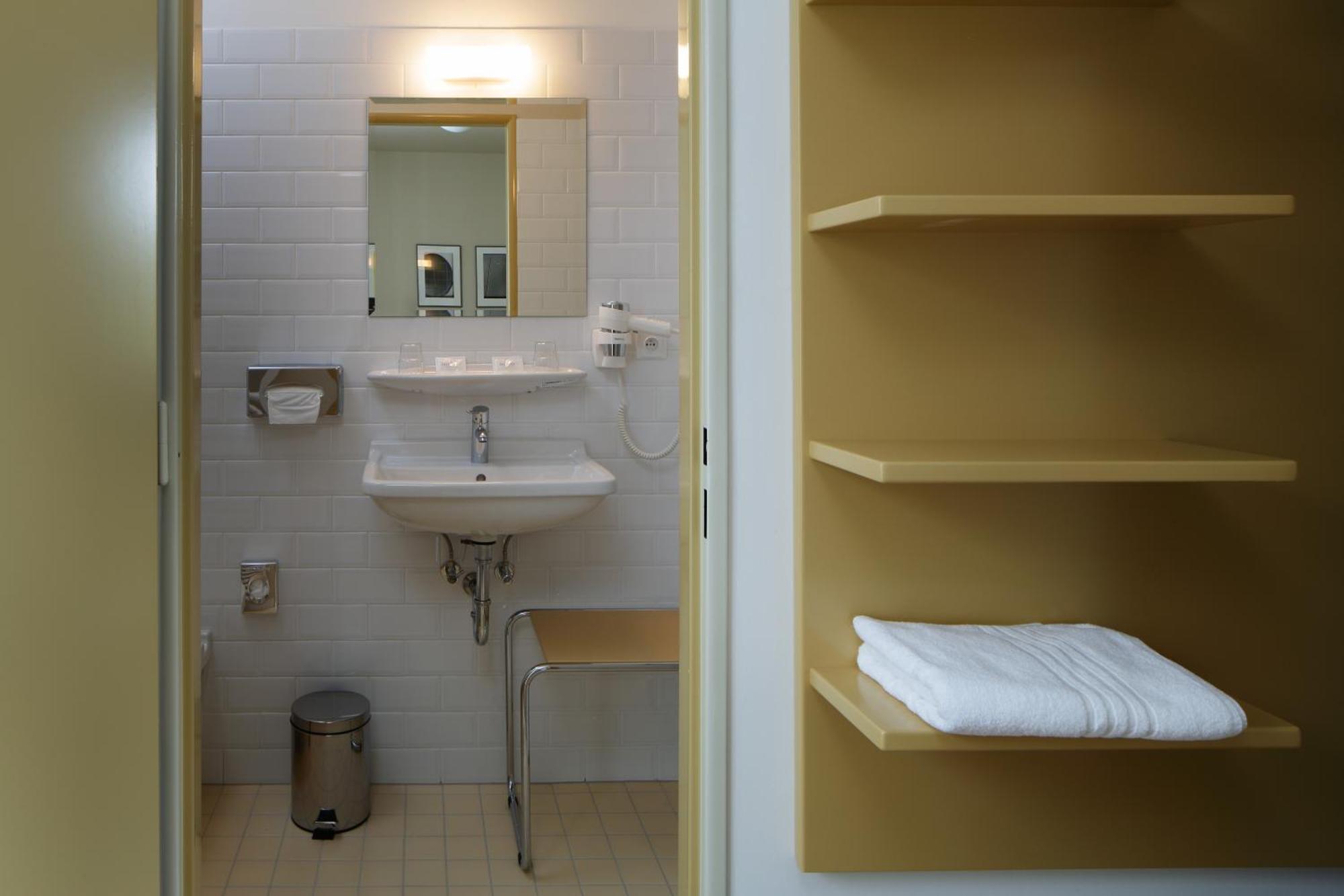 Single Room,68001053:JPEG