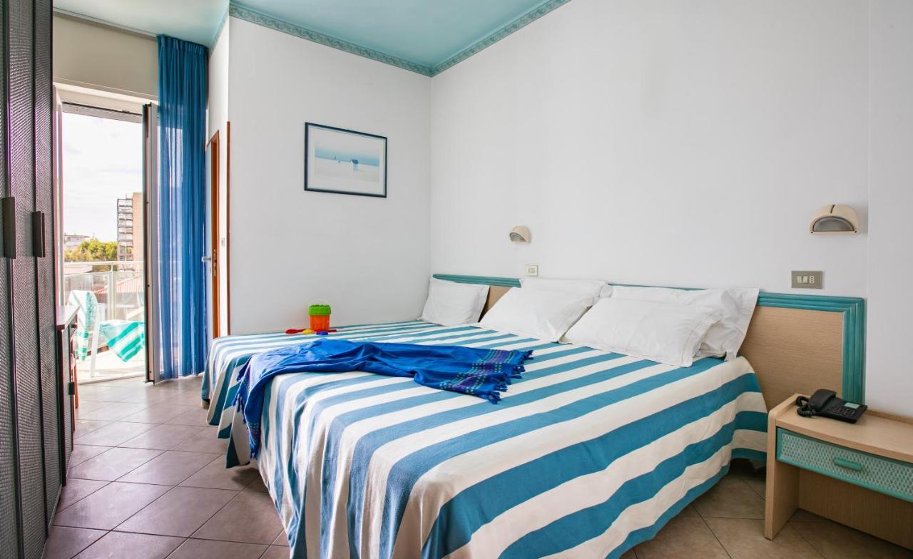 Camera Matrimoniale con Letto Supplementare