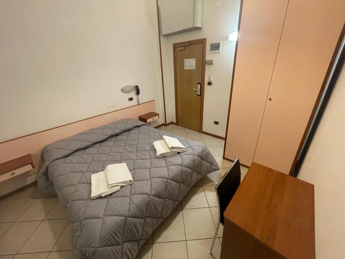 Large Double Room,978814867:JPEG