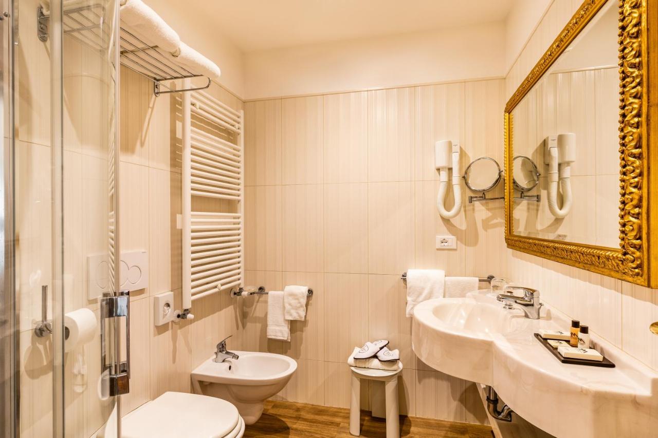 Deluxe Double or Twin Room Sea View,1181851636:JPEG