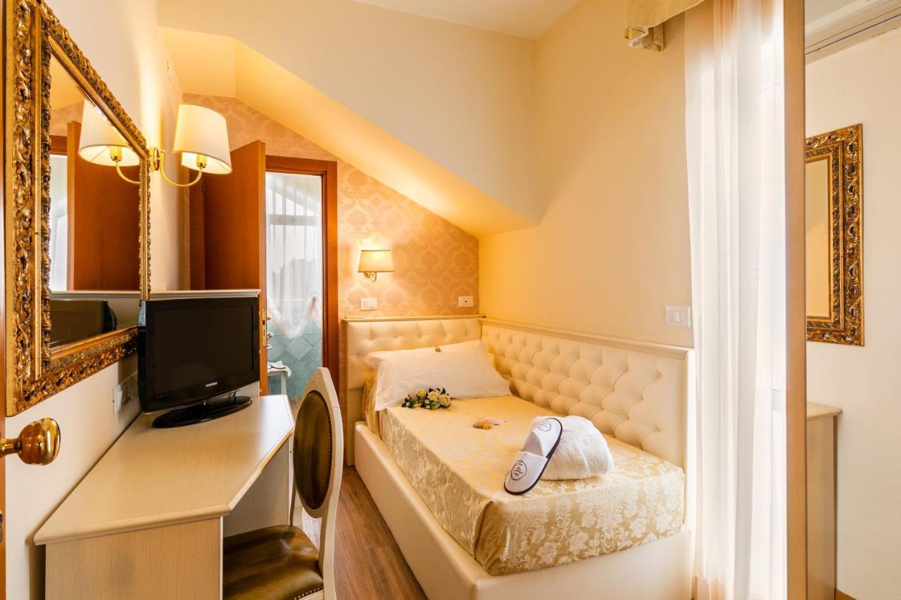 Single Room Terrace,1181851621:JPEG