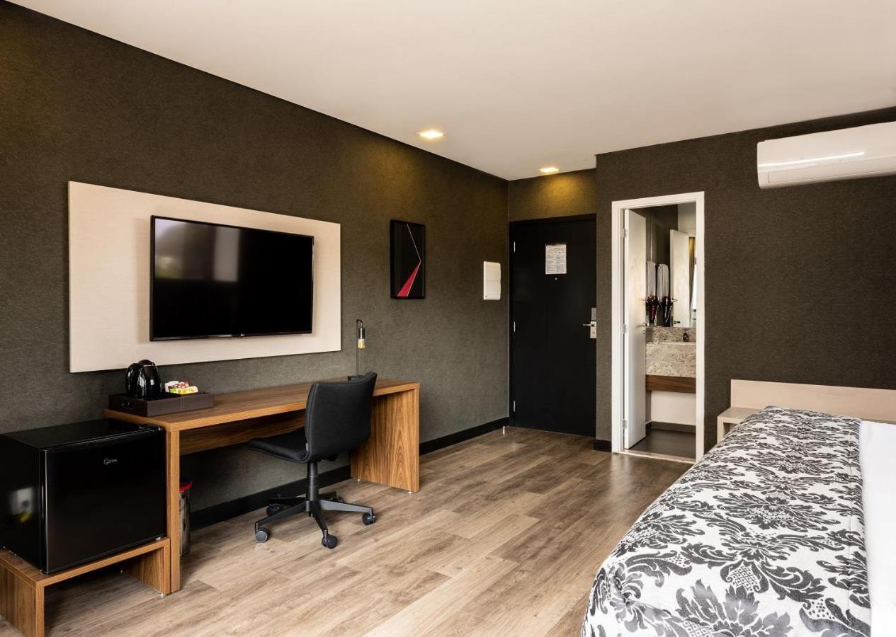 Executive Suite,1473703822:JPEG