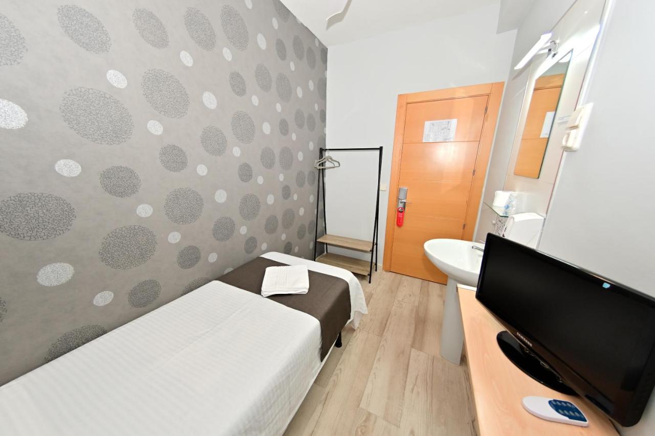 Single Room,1156869276:JPEG