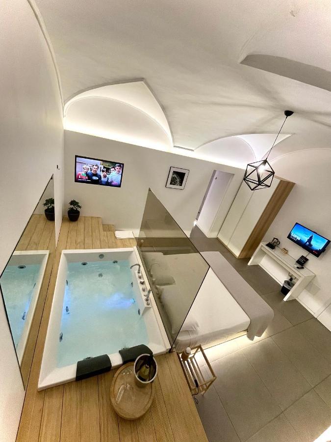 Deluxe Suite Spa Bath balcony,1032519209:JPEG