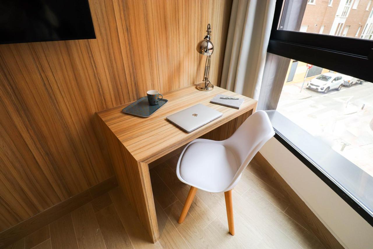 One-Bedroom Apartment,1184205979:JPEG