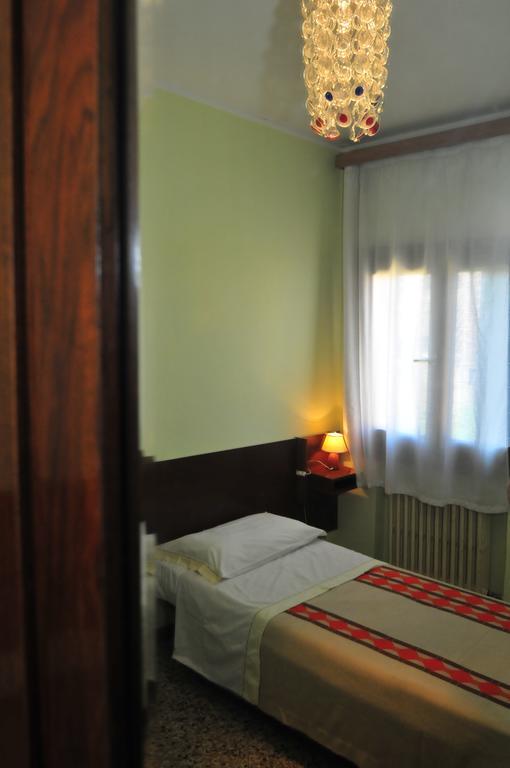 Single Room,1588157185:JPEG