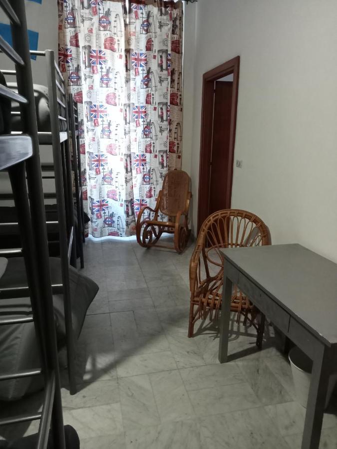 Single Bed Female Dormitory Room,1185444967:JPEG