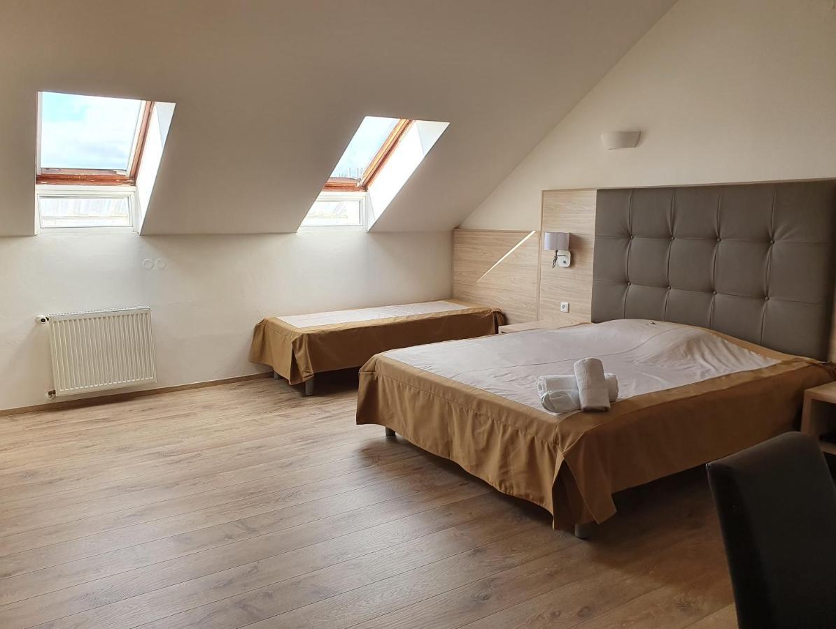 Superior Triple Room,977112334:JPEG