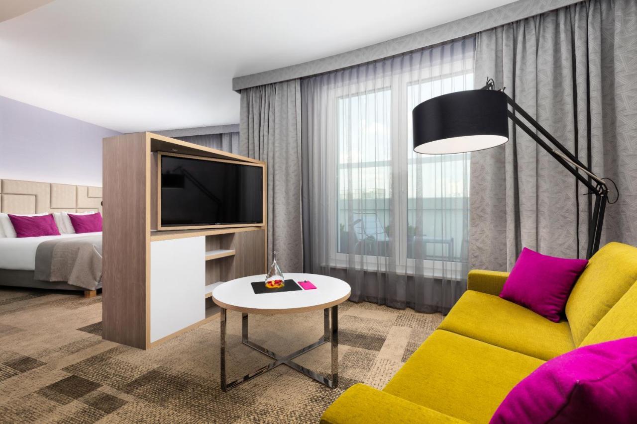 Junior Suite One Double Bed Sofa,1717119301:JPEG