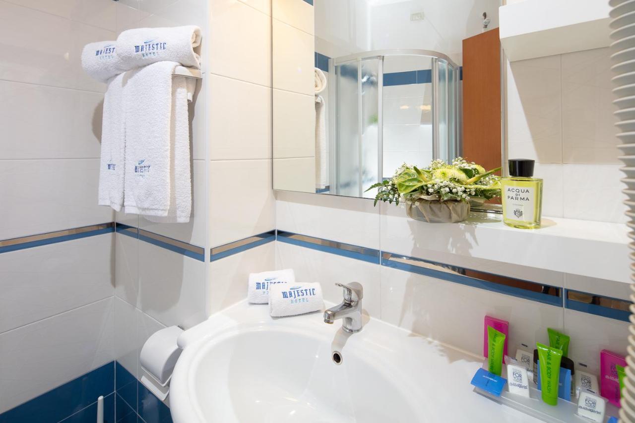 Double or Twin Room Sea View