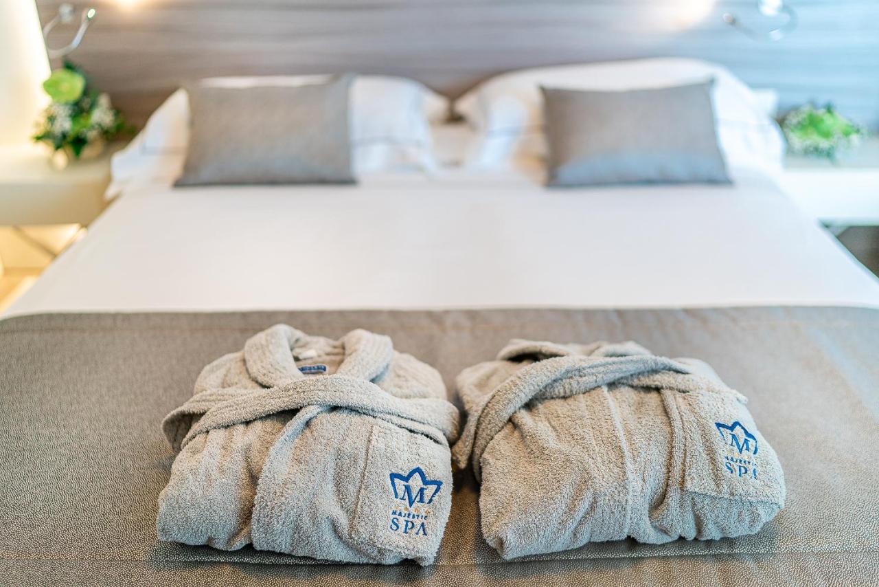Double or Twin Room Sea View