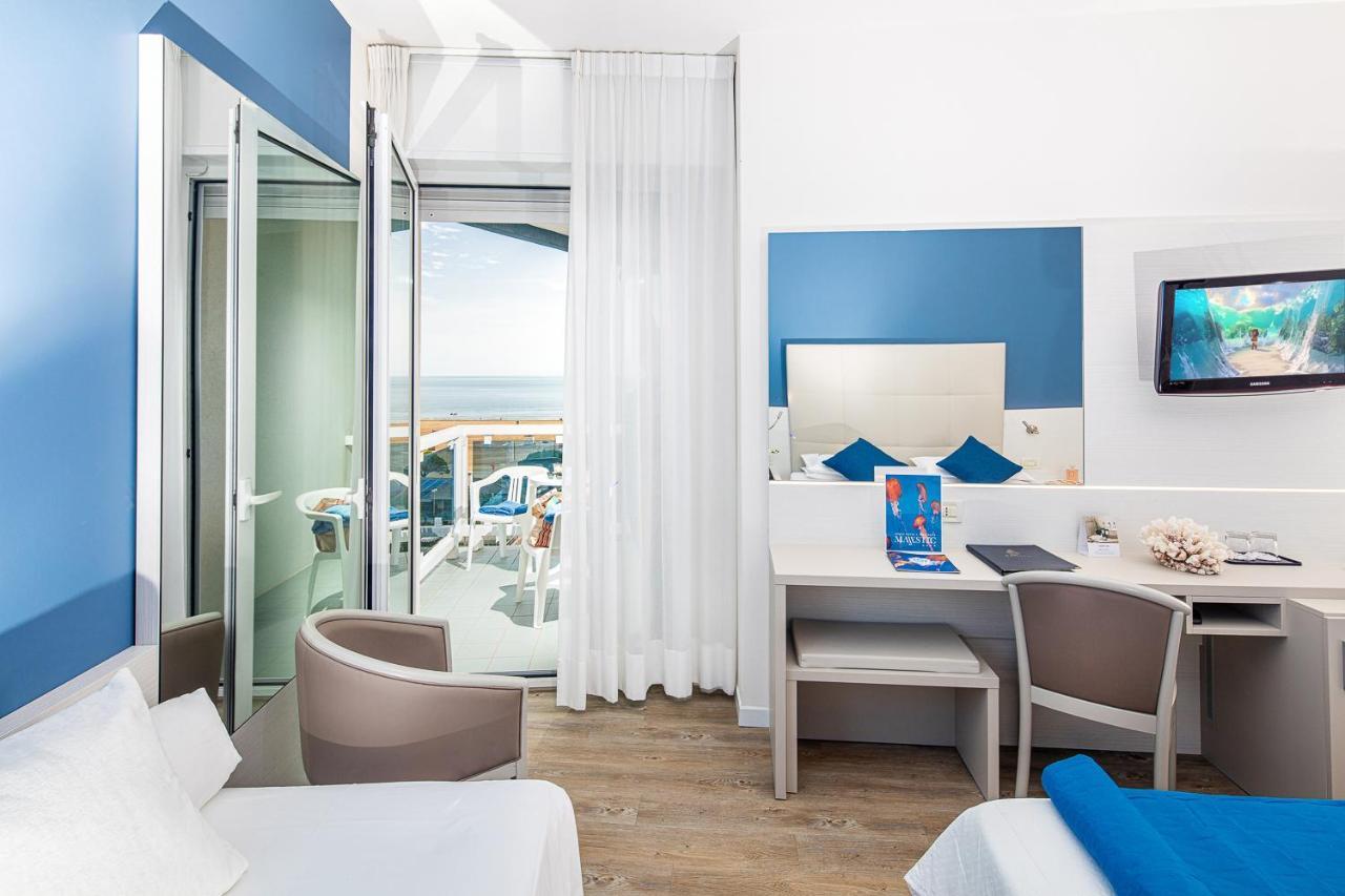 Comfort Triple Room Side Sea View