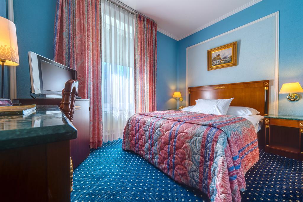Single Room,111946359:JPEG