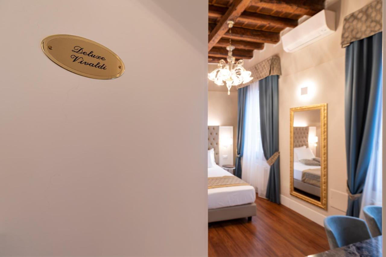Deluxe Double or Twin Room,1201748554:JPEG