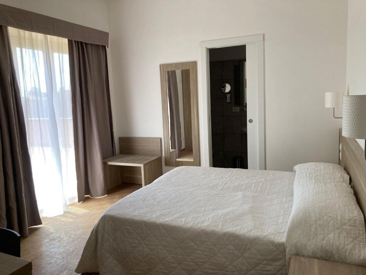 Double or Twin Room,1201950415:JPEG