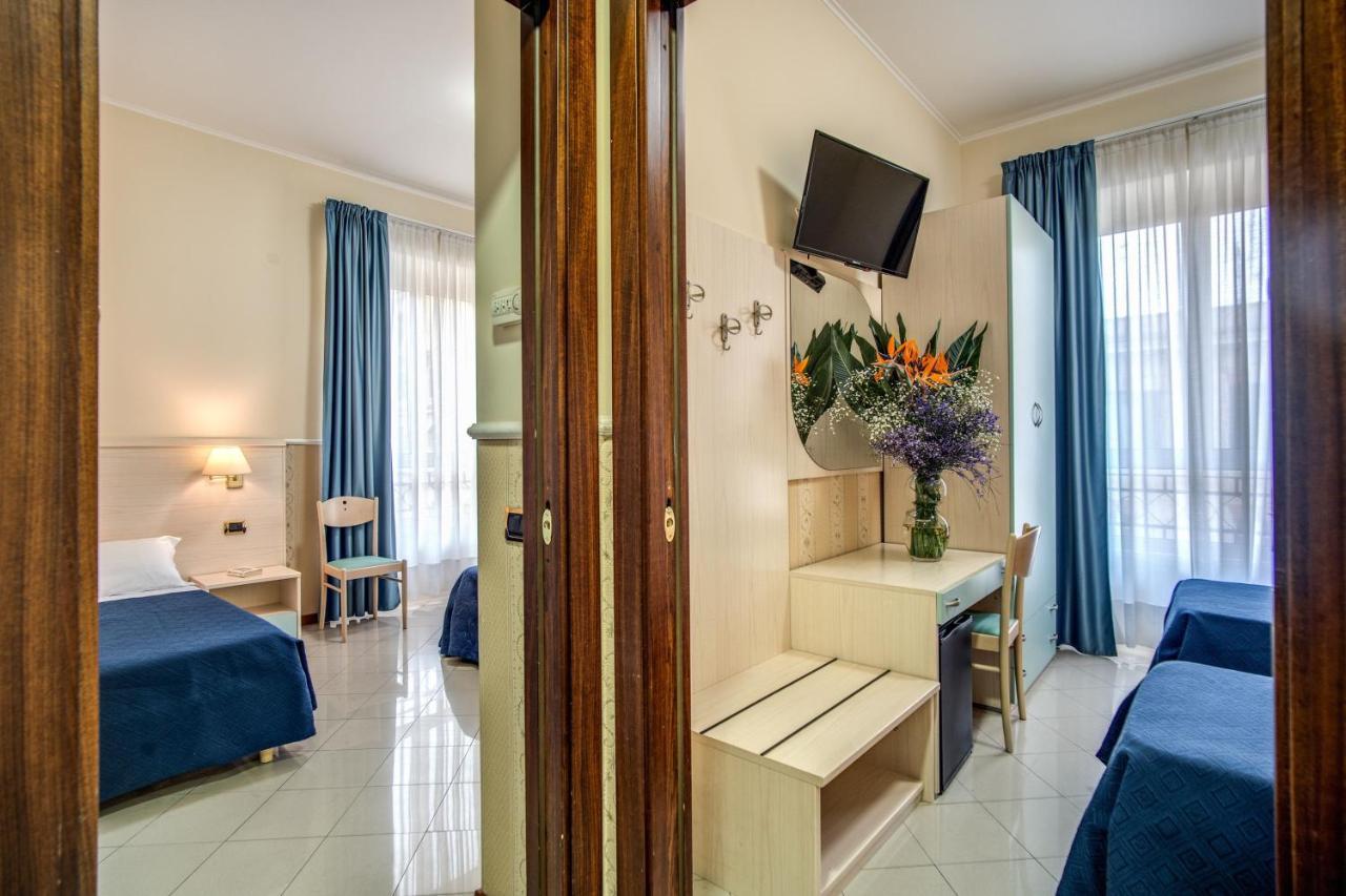 Classic Quadruple Room,1387026437:JPEG