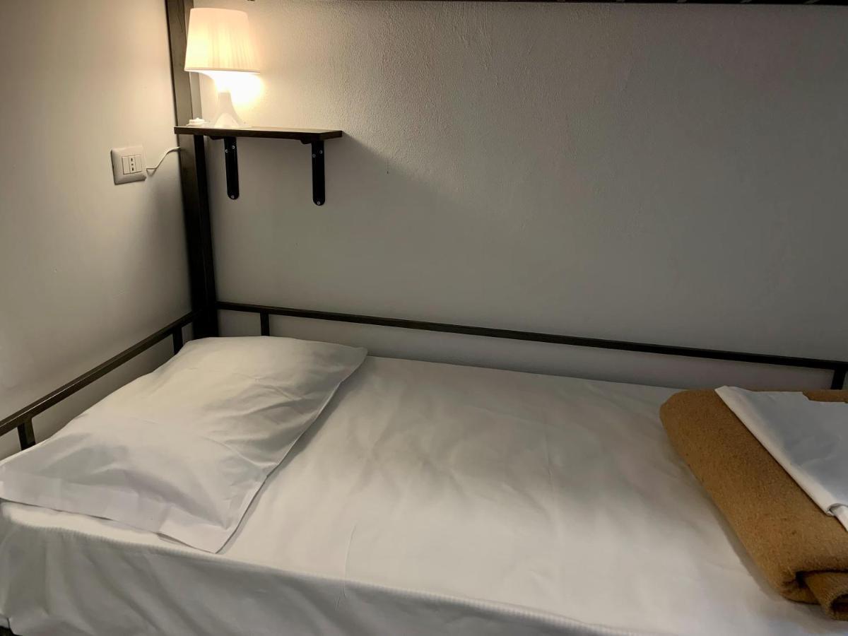 Posto Letto in Dormitorio Misto