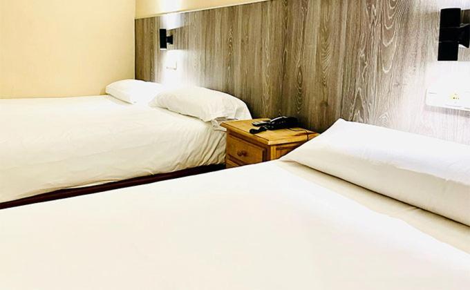 Quadruple Room Private Bathroom