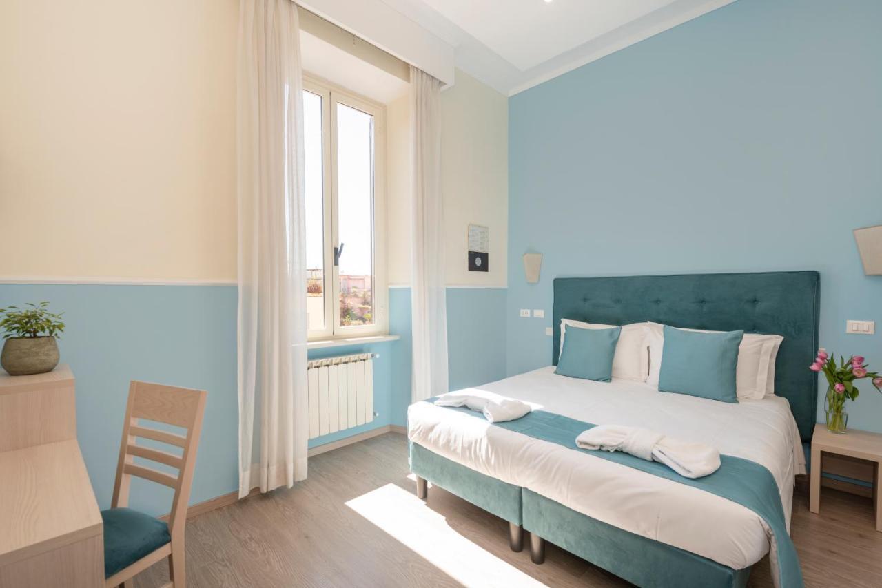 Quarto Clássico com Cama de Casal ou 2 de Solteiro