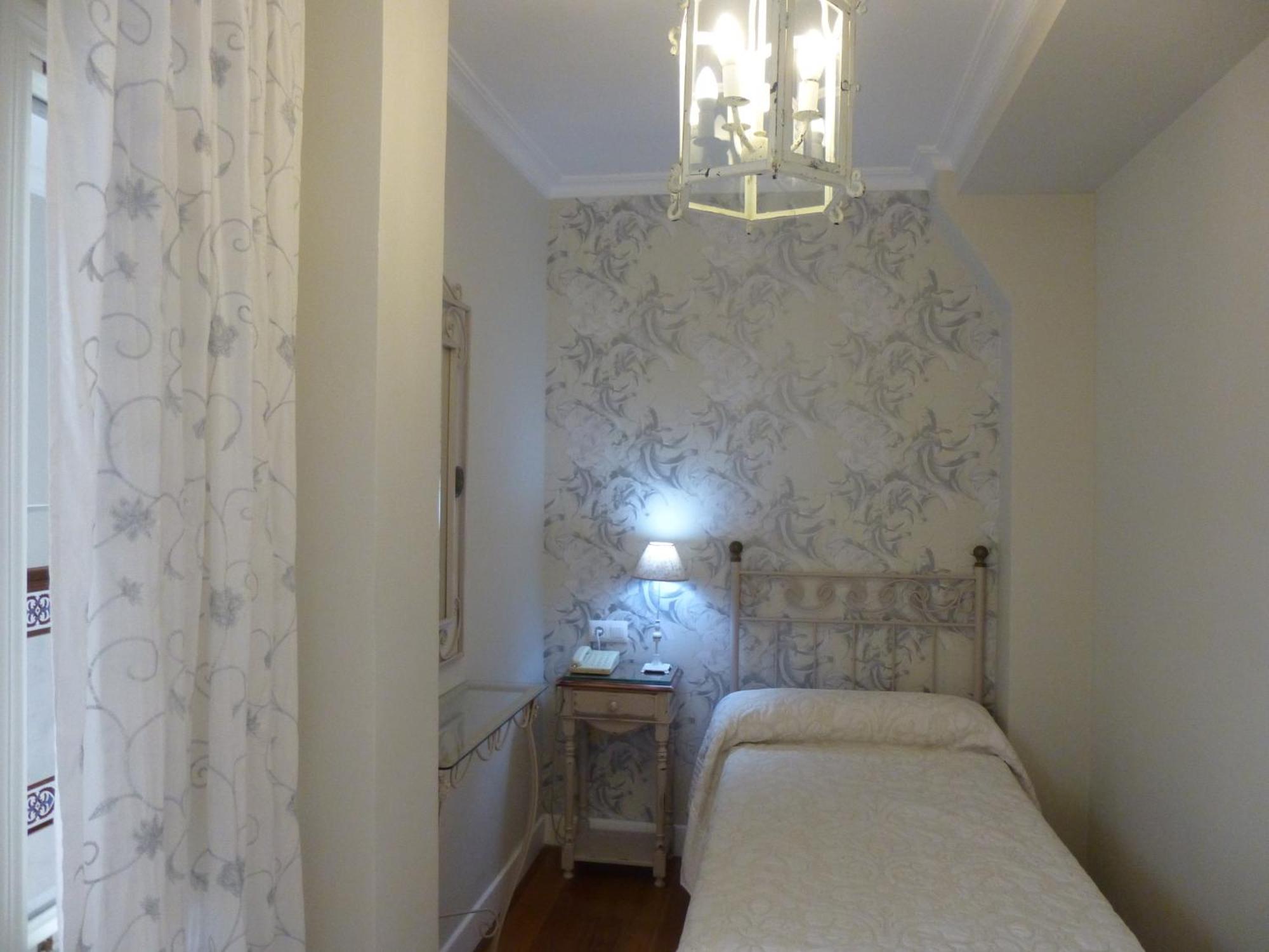 Single Room,1207661305:JPEG