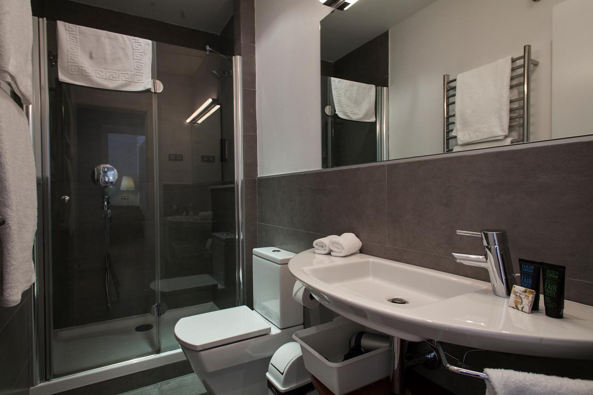 Two-Bedroom Apartment Terrace,1207929475:JPEG