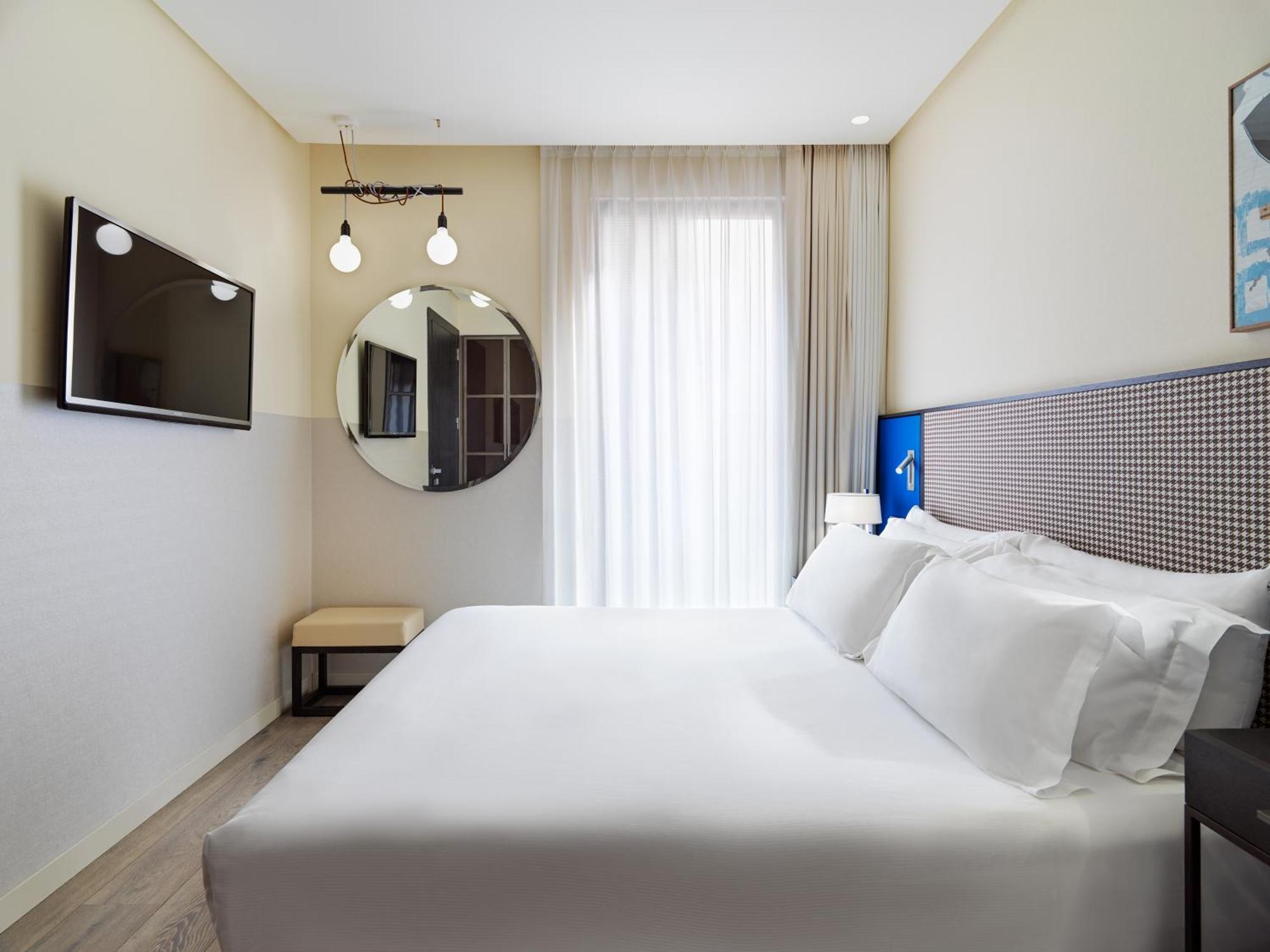 Classic Atrium Double Room,1207952926:JPEG