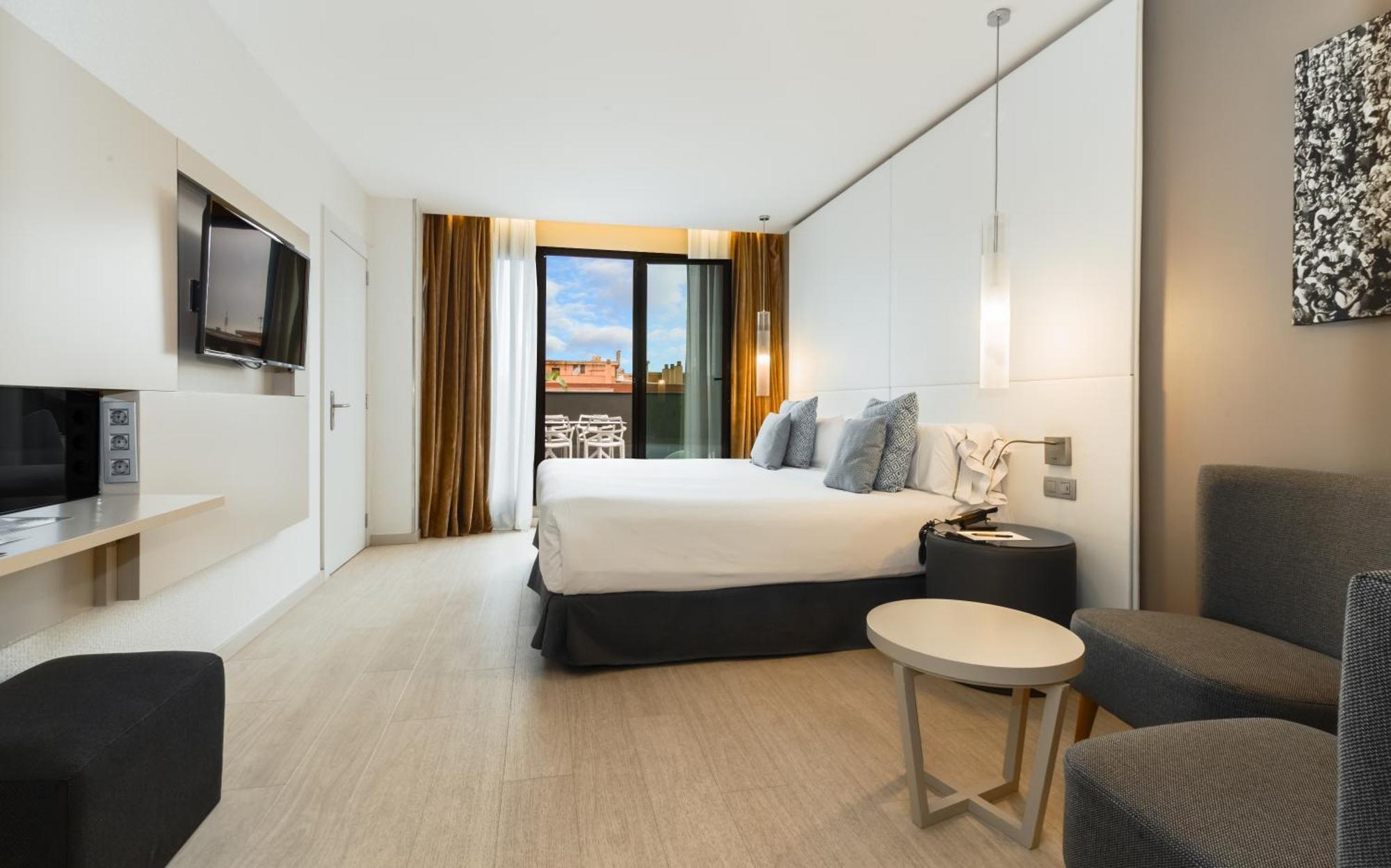 Attic terrace room includes one access to the spa per person per,1207984642:JPEG