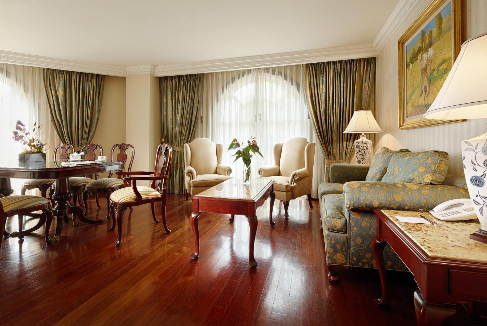 Grand Suite,190071595:JPEG