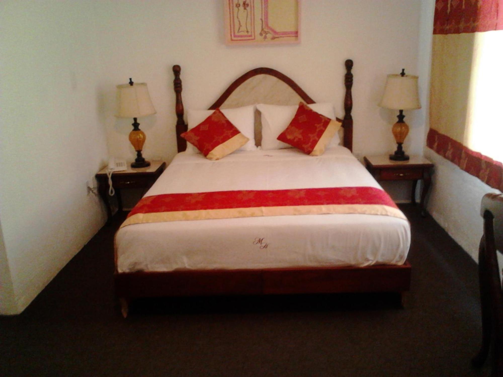 Queen Room,1580619059:JPEG